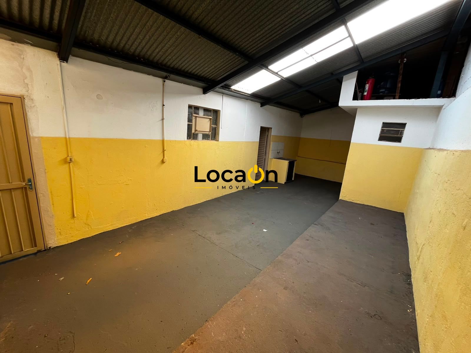 ALUGA - Galpão com 320m² bairro Tanquinho - Ribeirão Preto SP
