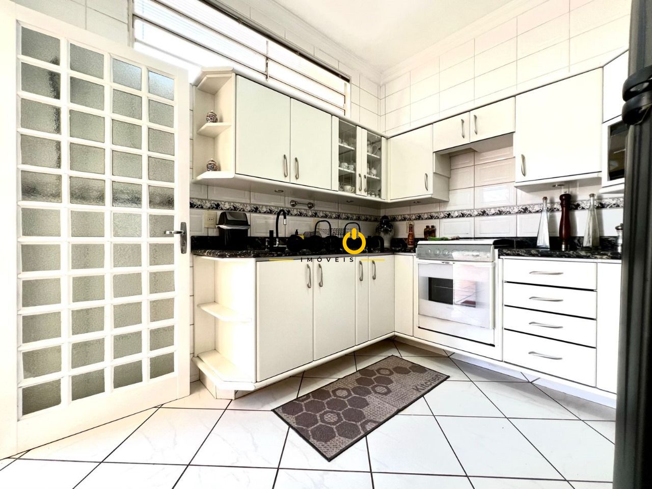 VENDE - Casa Térrea com 2 cozinhas, no barro do Ipiranga - Ribeirão preto