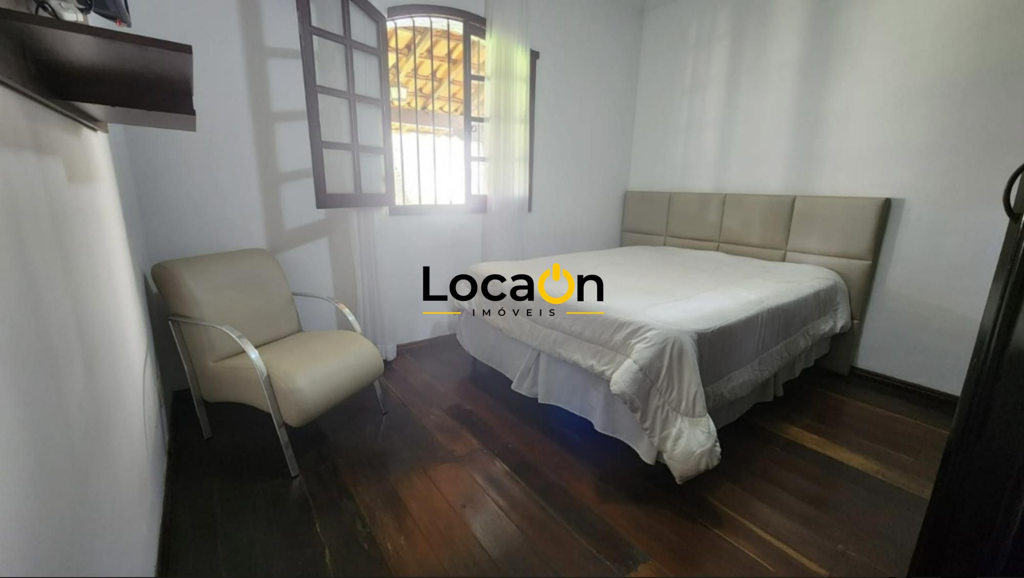 ALUGA-SE casa comercial com 3 quartos no bairro Castelo em Belo Horizonte