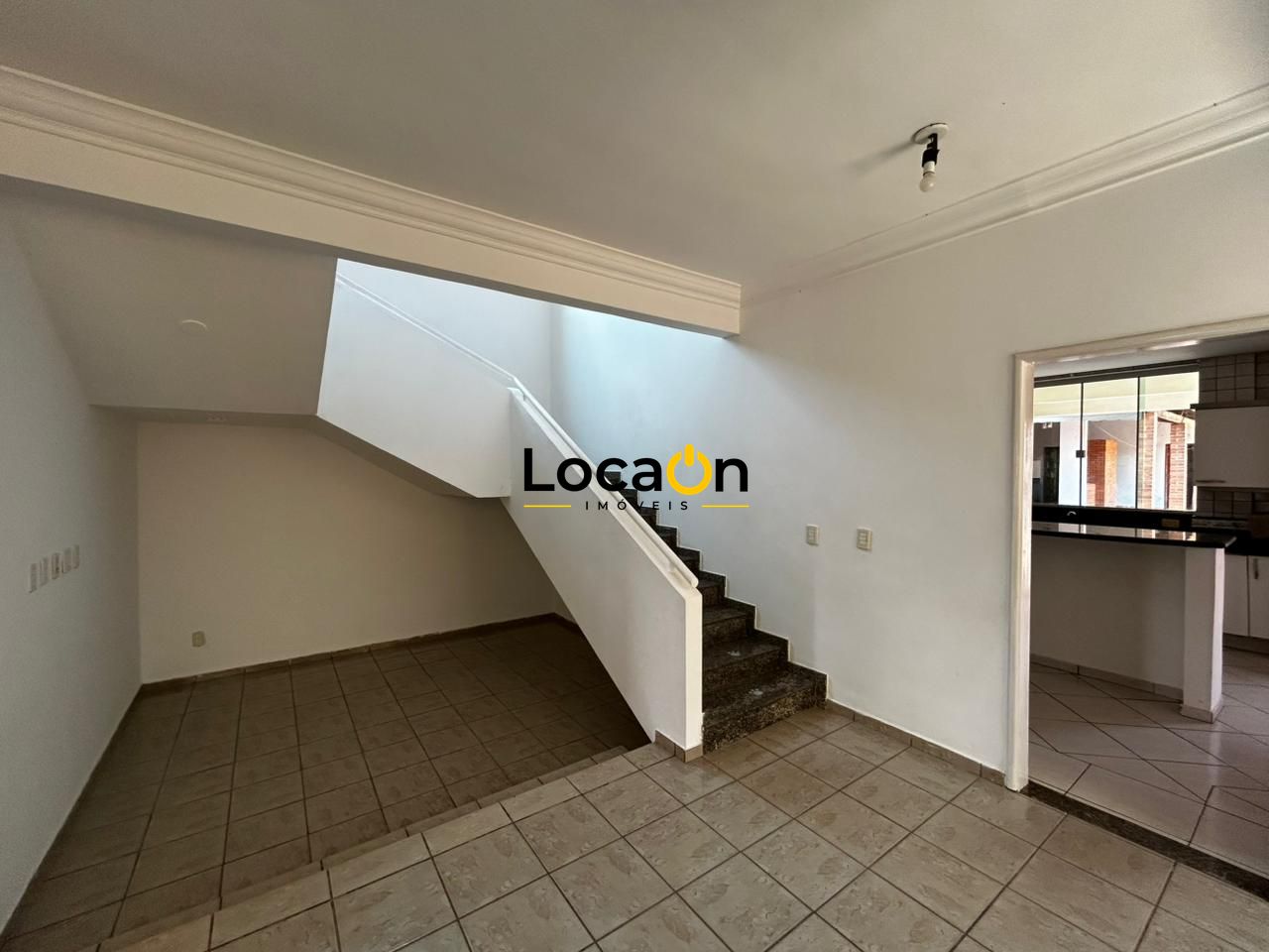 ALUGA - Casa/Sobrado 4 quartos com suítes - Bairro Jd Planalto - Goiânia