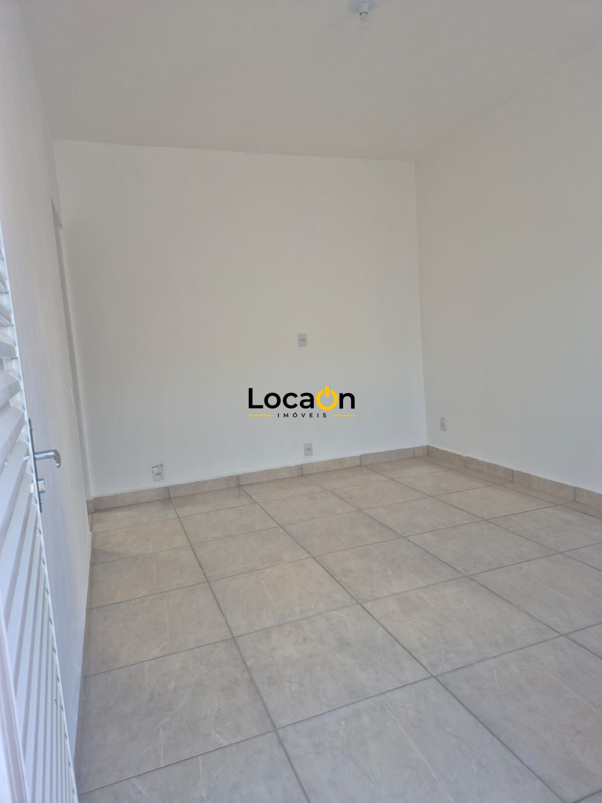 ALUGA- Casa Nova 3 quartos sendo 1 suite e 2 vagas