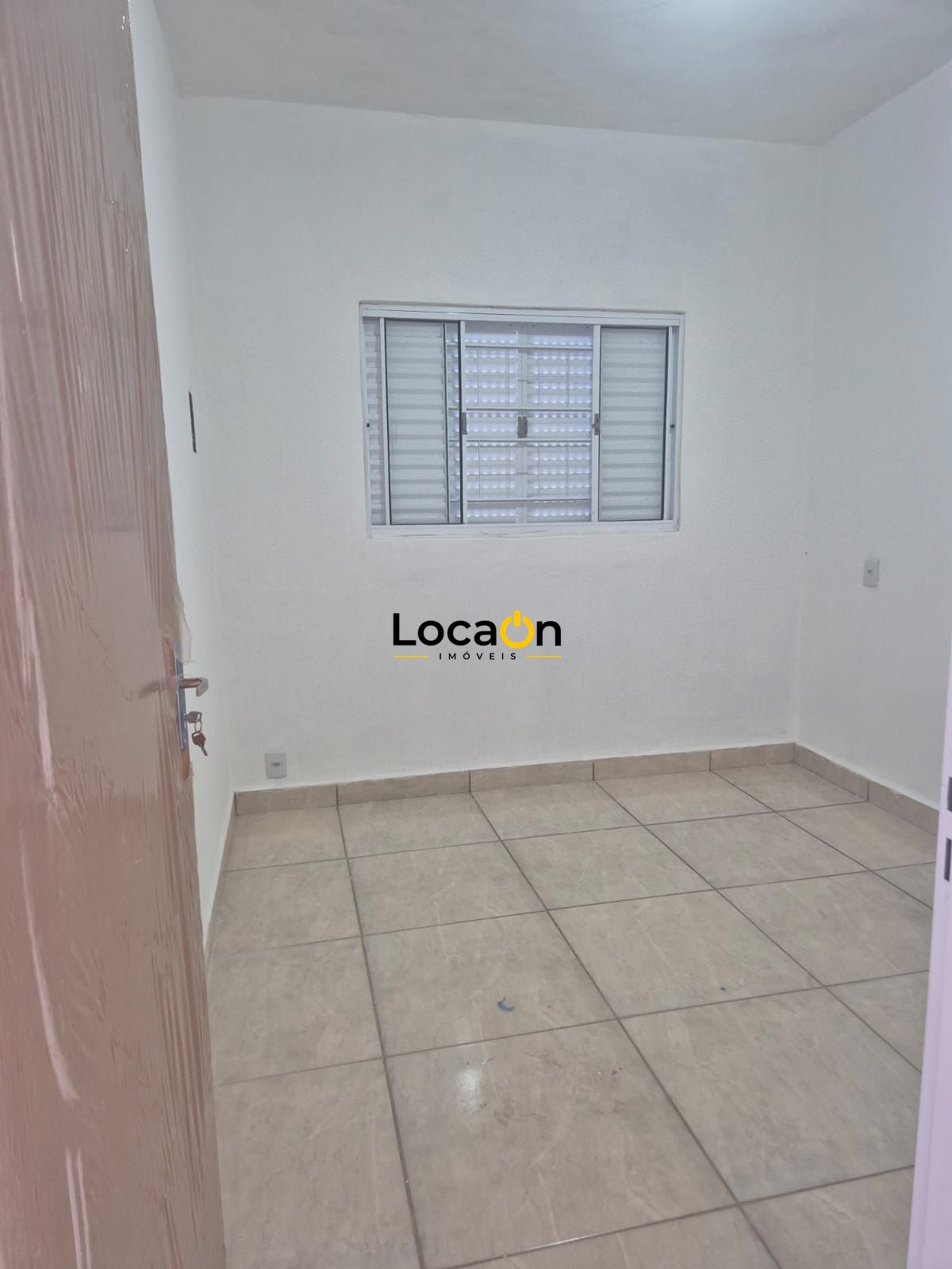 ALUGA- Casa Nova 3 quartos sendo 1 suite e 2 vagas