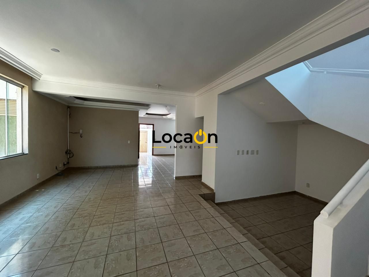 ALUGA - Casa/Sobrado 4 quartos com suítes - Bairro Jd Planalto - Goiânia