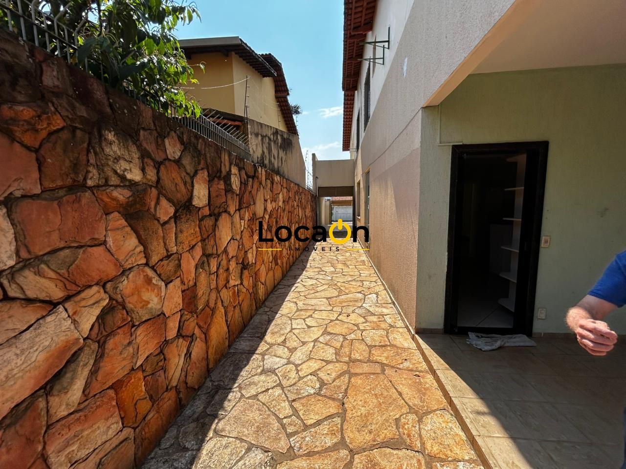ALUGA - Casa/Sobrado 4 quartos com suítes - Bairro Jd Planalto - Goiânia