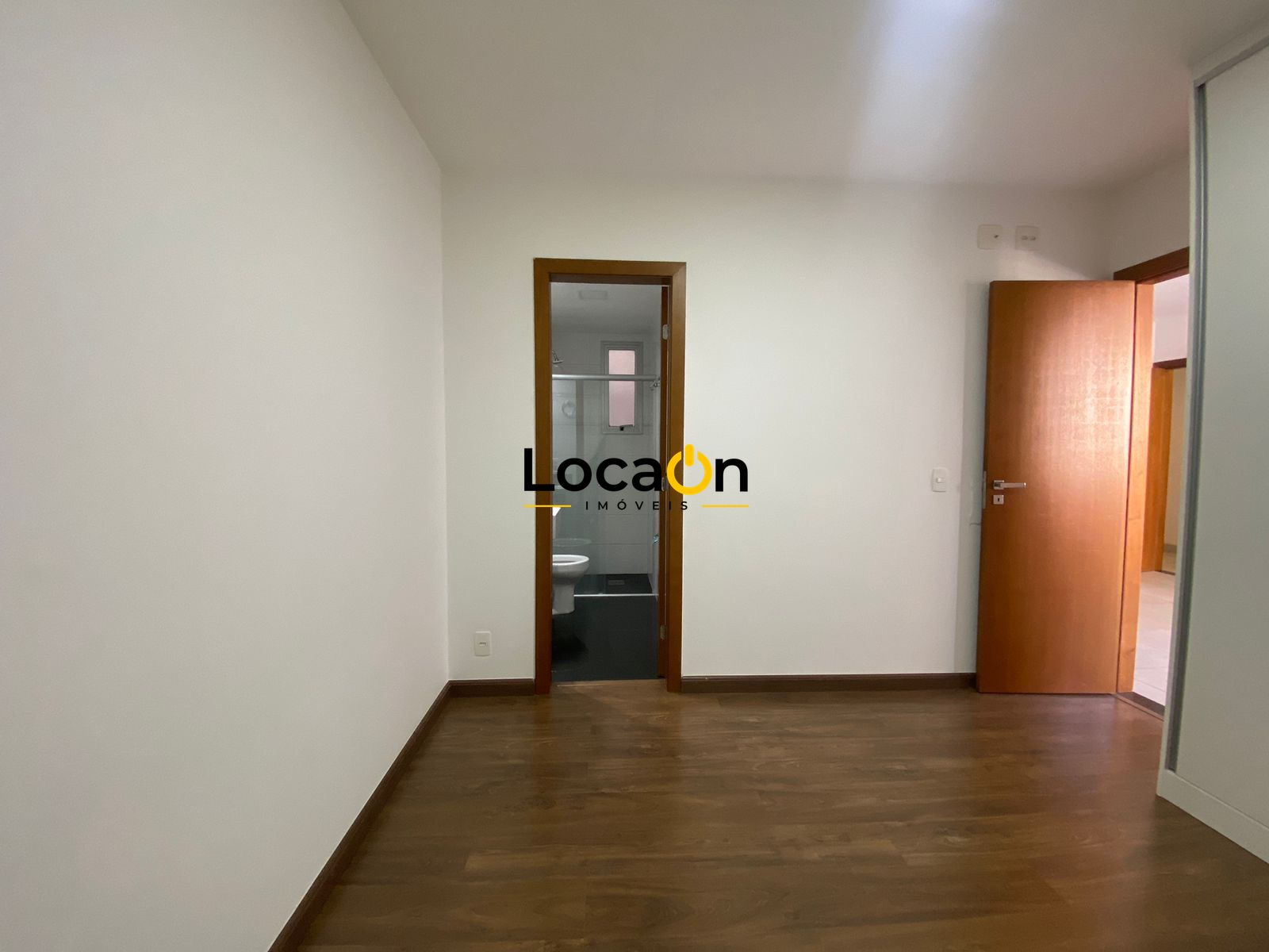 VENDE apartamento com 1 quarto no bairro de Lourdes em Belo Horizonte.