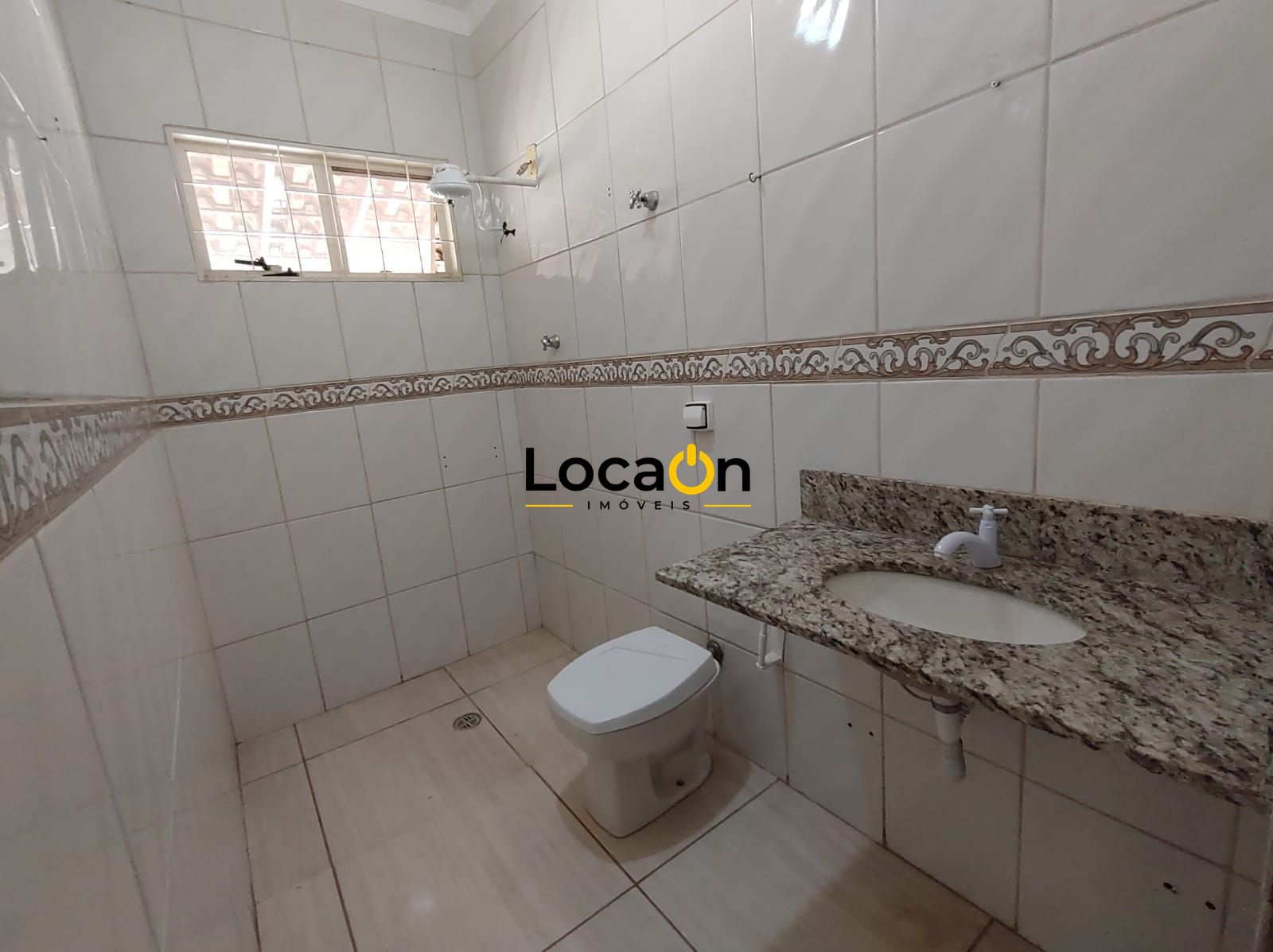 VENDE Casa 3 Dormitórios com Piscina em Ribeirão Preto