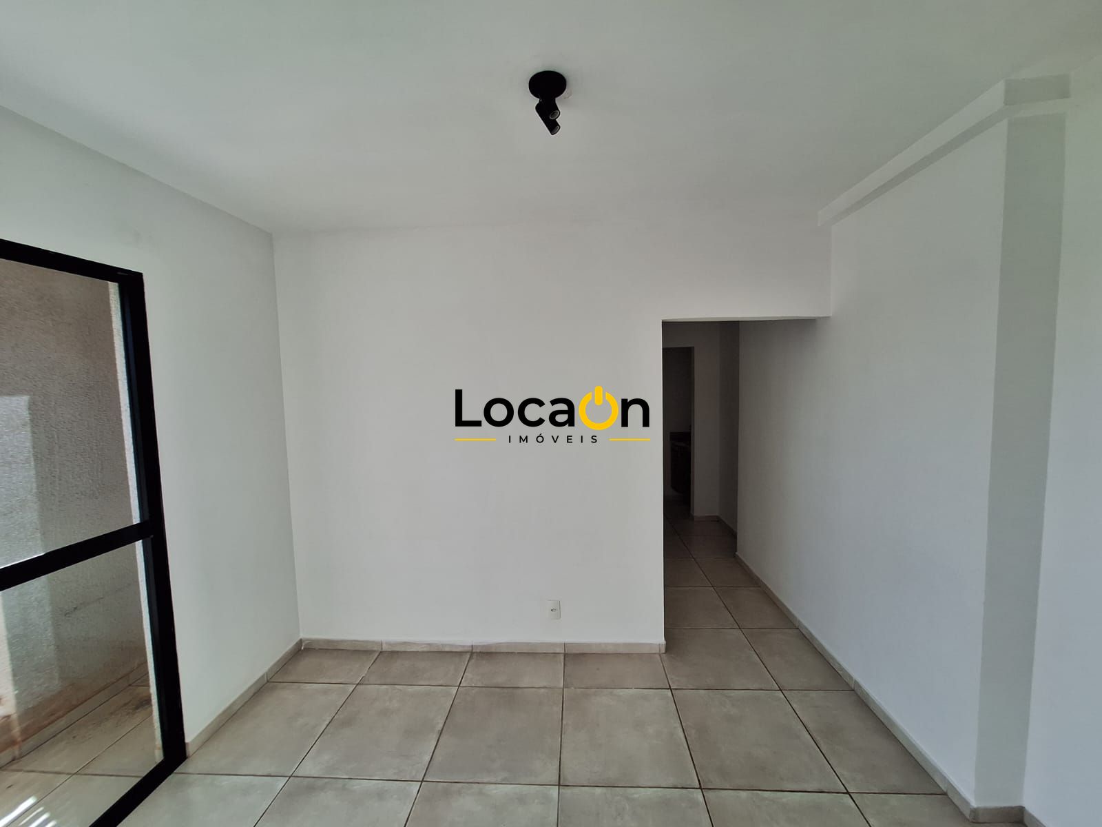 ALUGA- Apartamento 2 quartos, 1 banheiro, sacada localizado em Bonfim Paulista