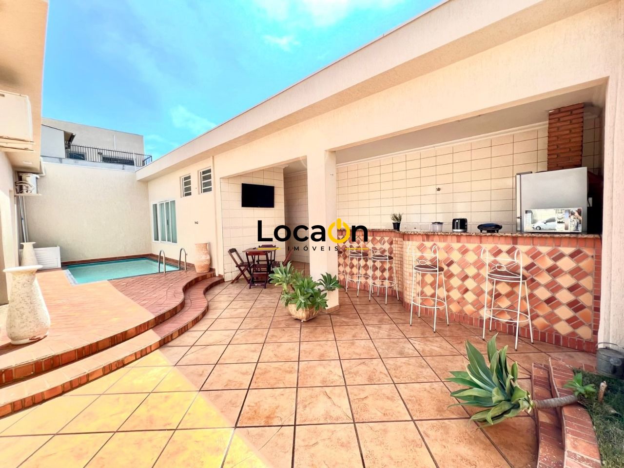 VENDE - Casa Térrea com 2 cozinhas, no barro do Ipiranga - Ribeirão preto