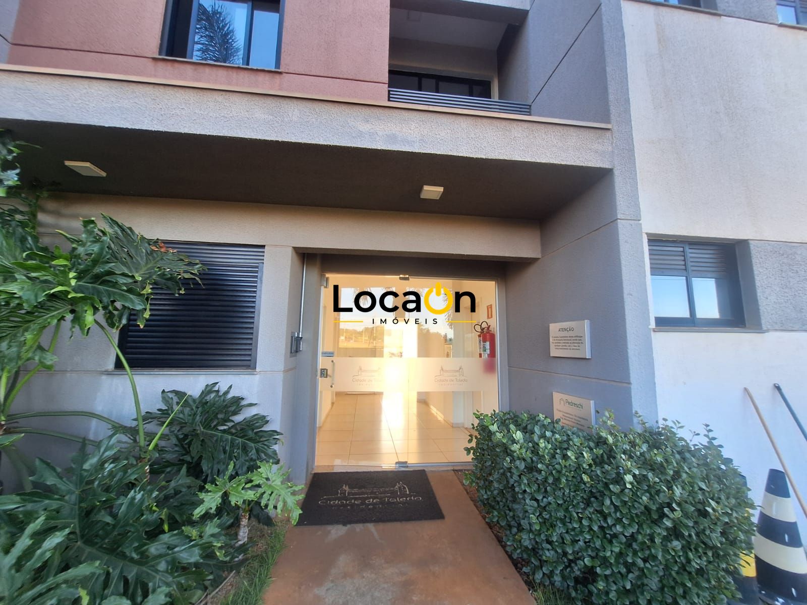 ALUGA- Apartamento 1 dormítório, 1 banheiro e vaga de garagem localizado e Bonfi