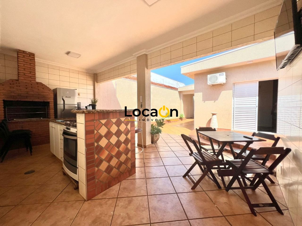 VENDE - Casa Térrea com 2 cozinhas, no barro do Ipiranga - Ribeirão preto