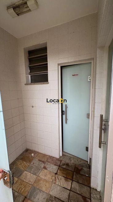 ALUGA casa comercial no bairro Serra em Belo Horizonte.