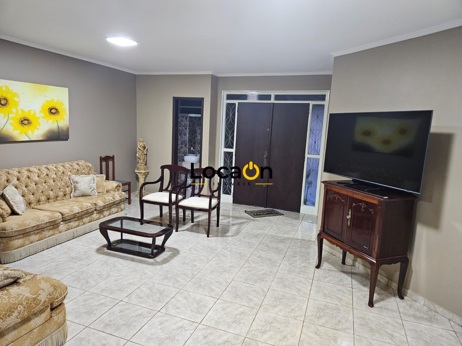 ALUGA- Casa 3 dormitórios, suíte, 2 banheiros, casa planejada em Ribeirão Preto