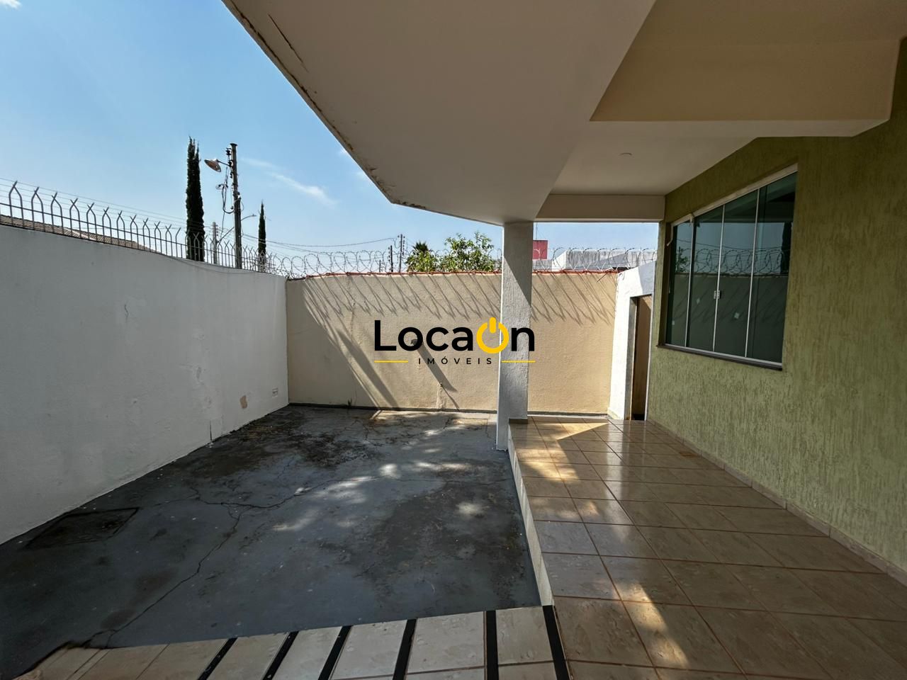 ALUGA - Casa/Sobrado 4 quartos com suítes - Bairro Jd Planalto - Goiânia