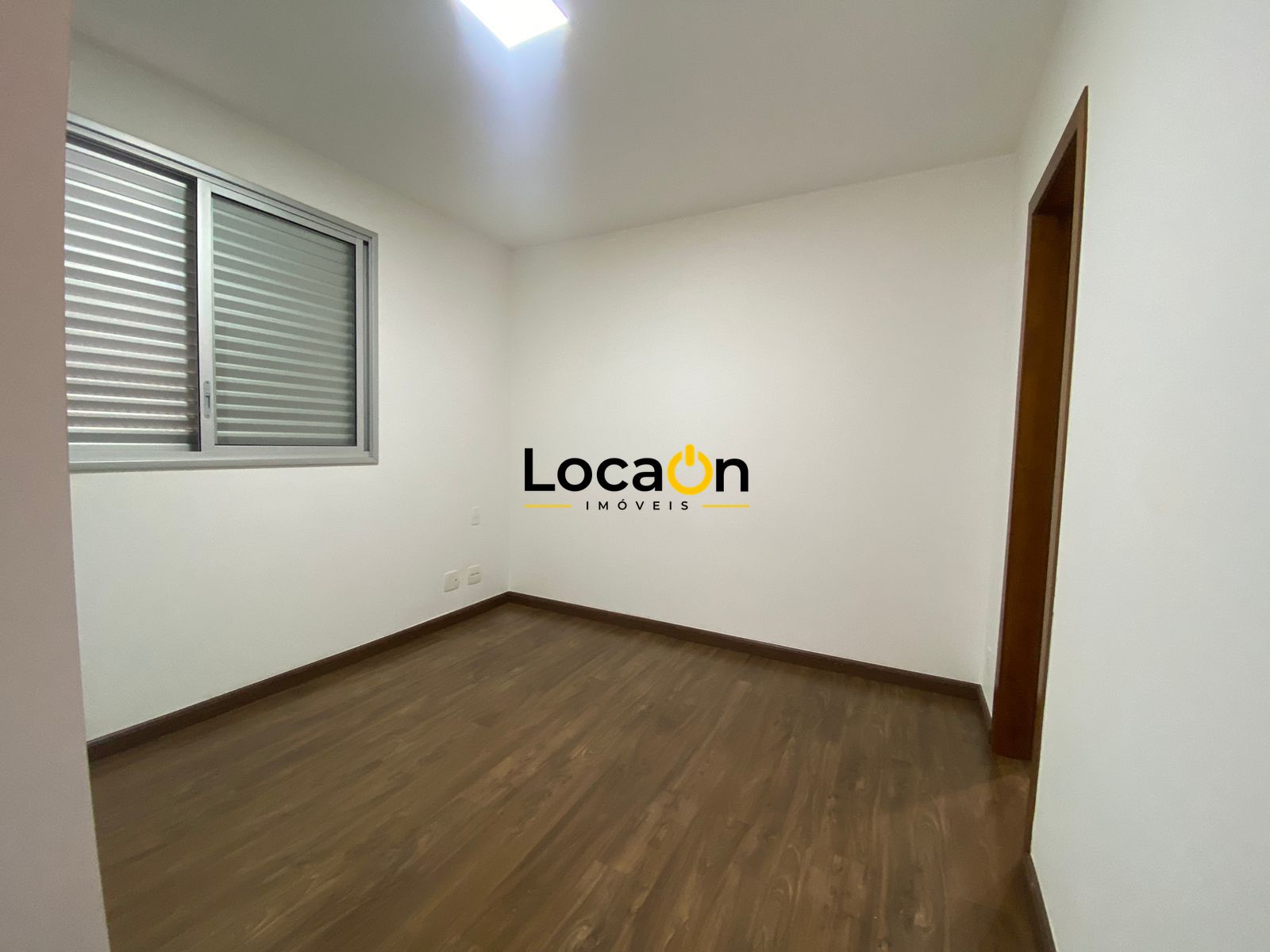 VENDE apartamento com 1 quarto no bairro de Lourdes em Belo Horizonte.