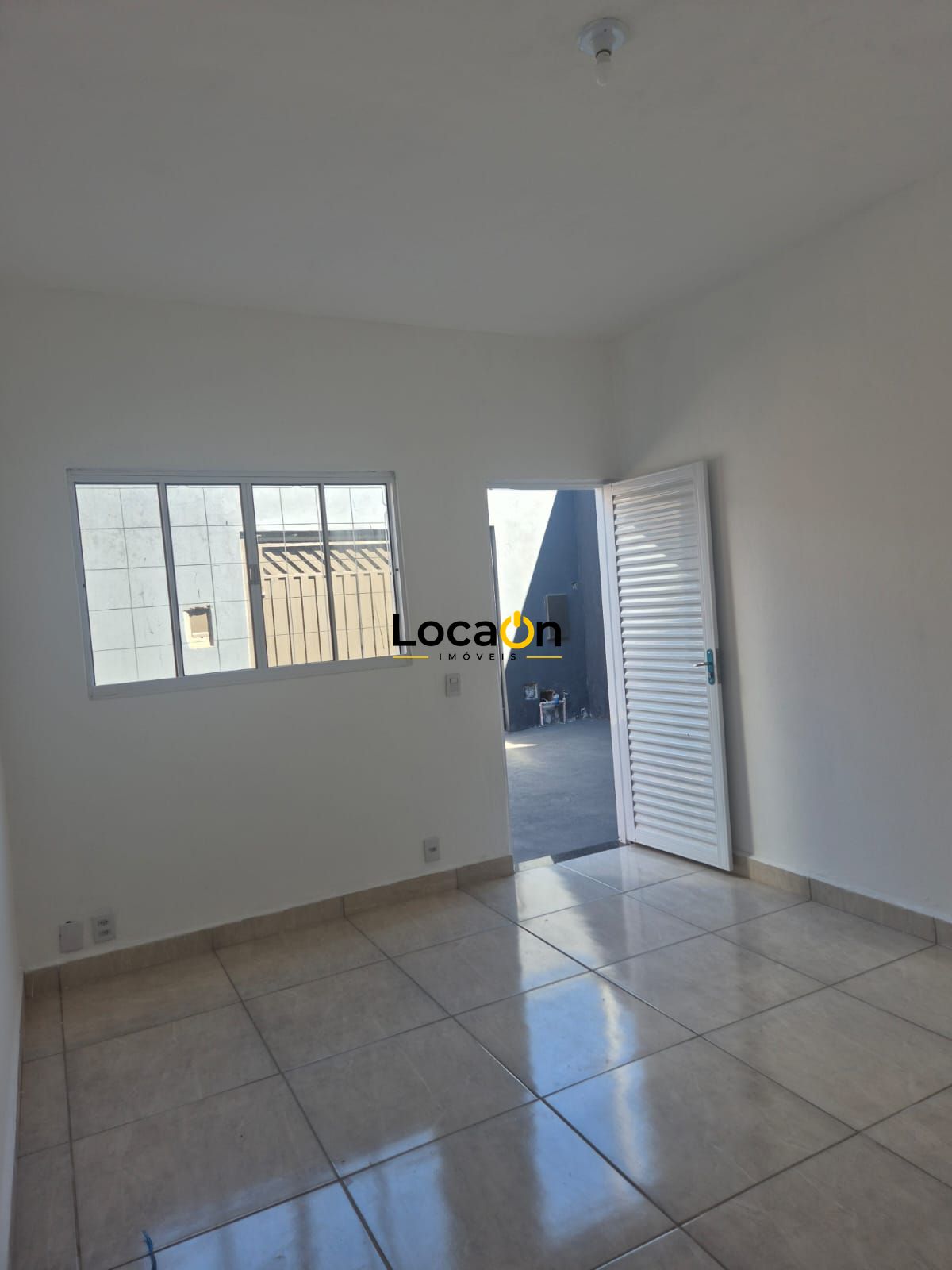 ALUGA- Casa Nova 3 quartos sendo 1 suite e 2 vagas