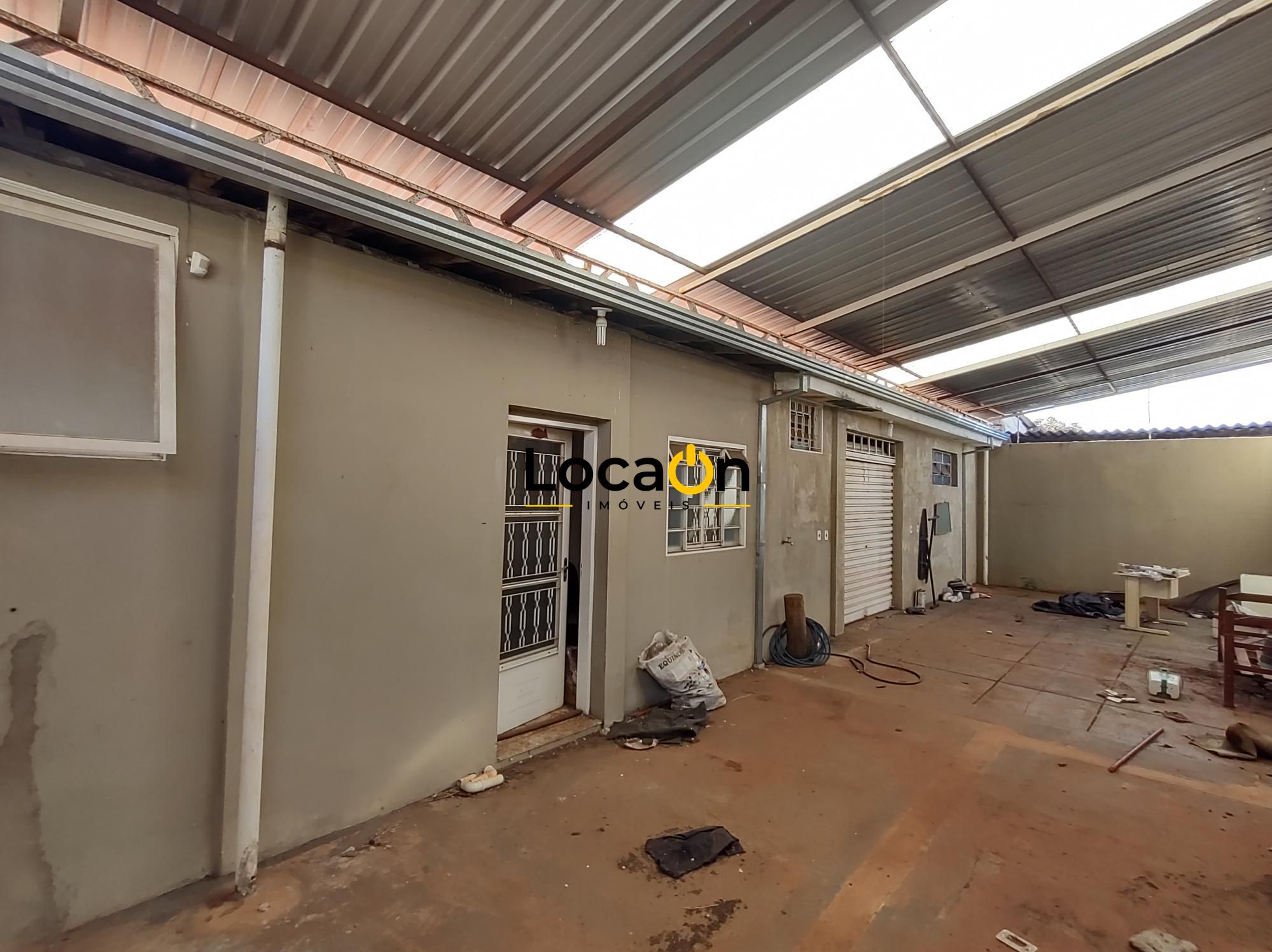 ALUGA - Barracão 300m² no centro Araraquara SP