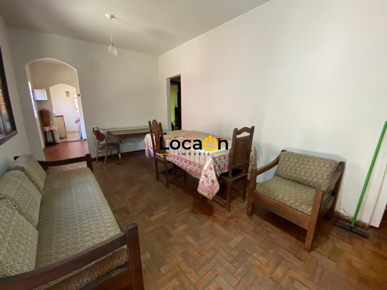 VENDE - Casa com 5 Quartos - Bairro Cidade Nova - Belo Horizonte