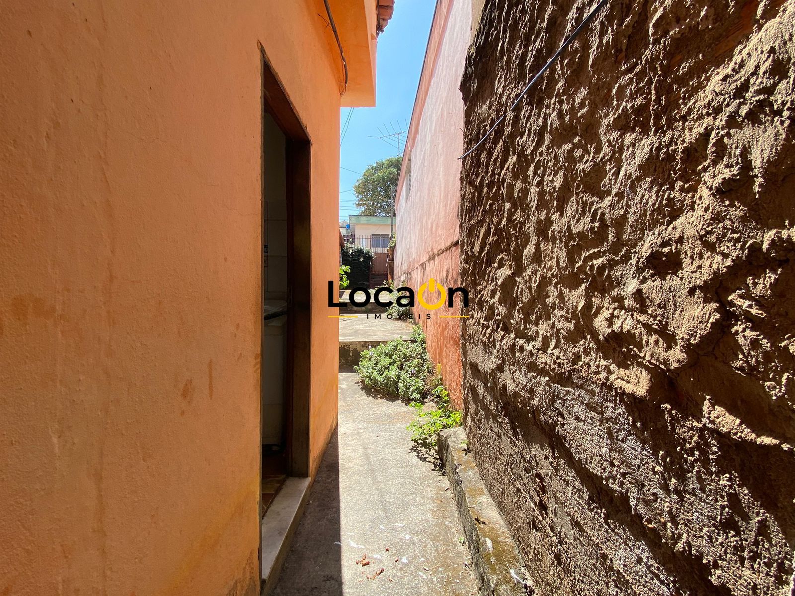 VENDE - Casa com 5 Quartos - Bairro Cidade Nova - Belo Horizonte
