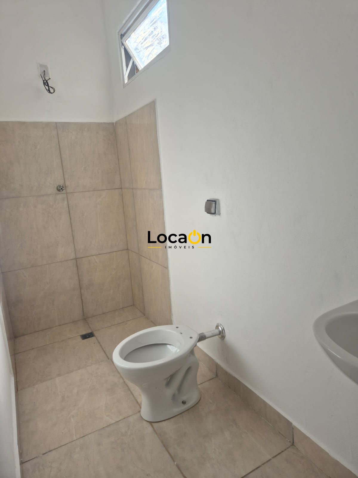 ALUGA- Casa Nova 3 quartos sendo 1 suite e 2 vagas