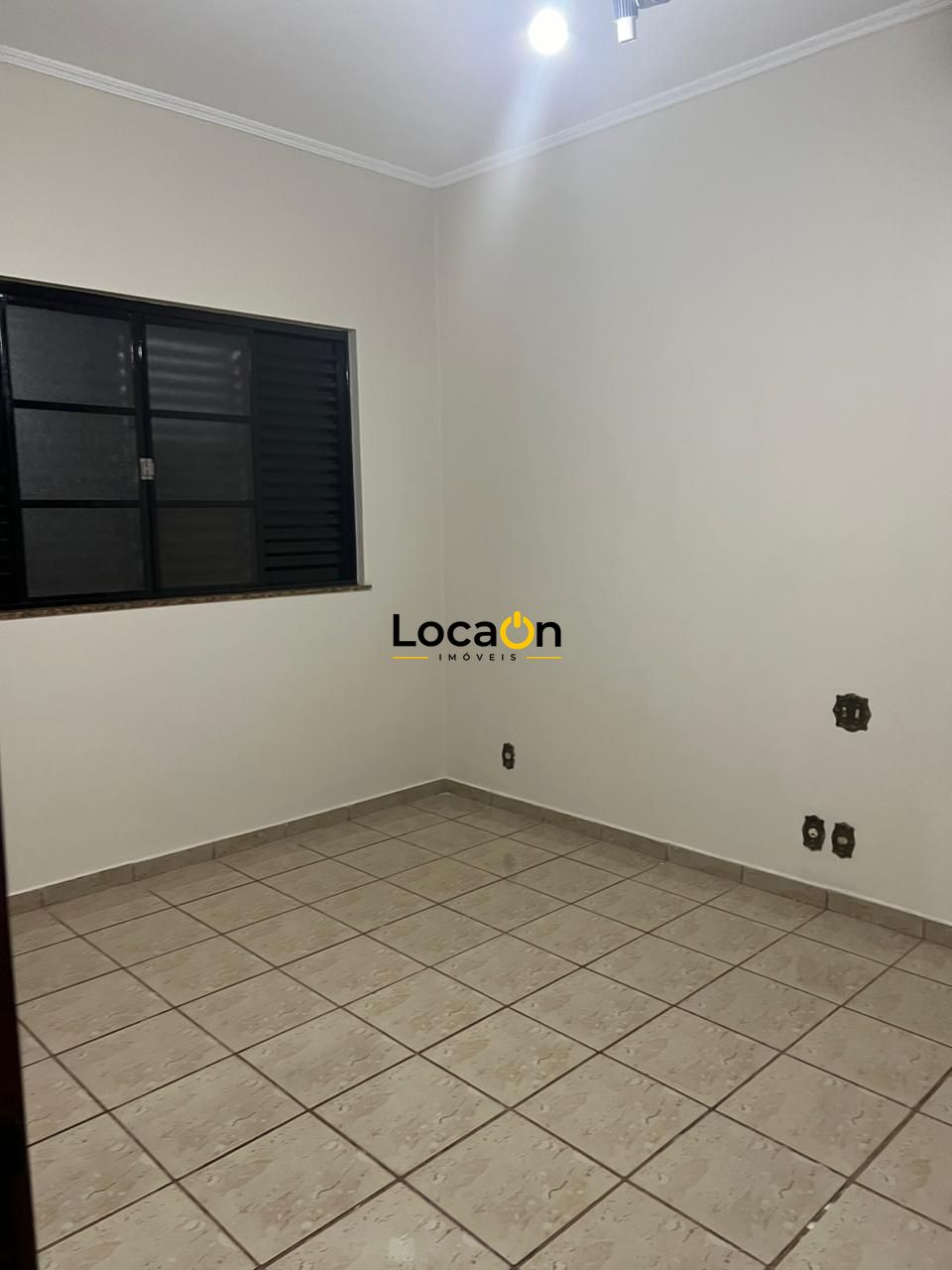 ALUGA- Casa 3 suites e 3 vagas Cidade Universitária