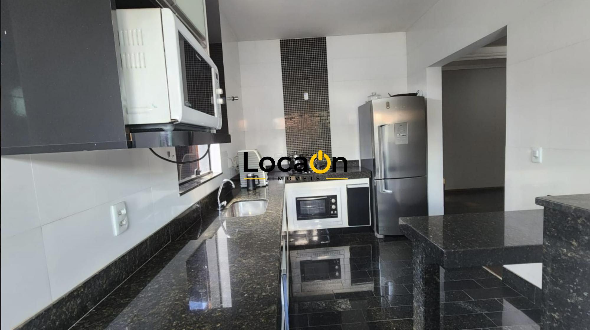 ALUGA-SE casa comercial com 3 quartos no bairro Castelo em Belo Horizonte