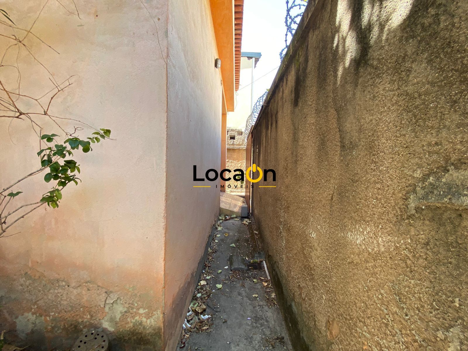 VENDE - Casa com 5 Quartos - Bairro Cidade Nova - Belo Horizonte