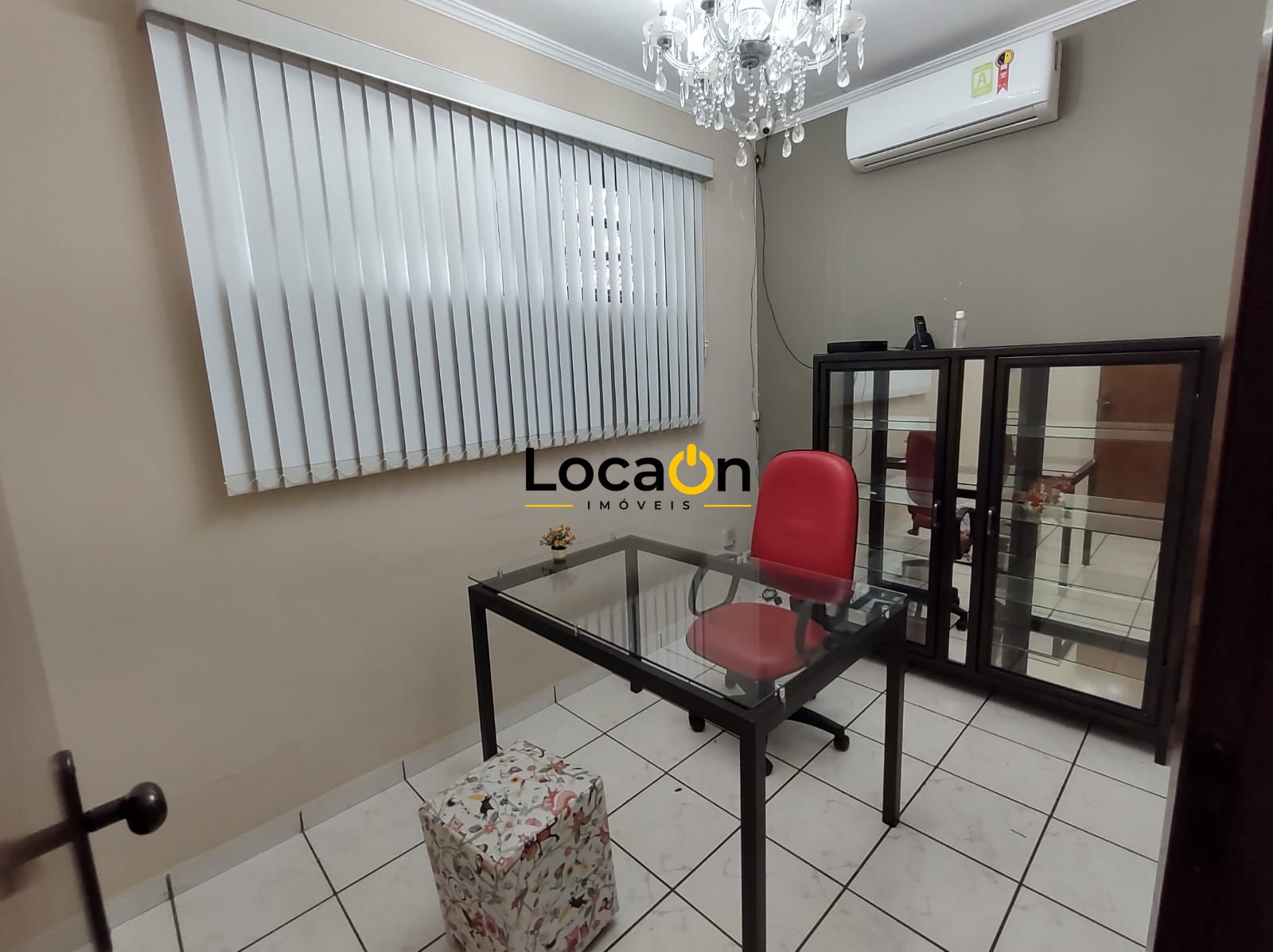 ALUGA - Casa Comercial ou Residencial Mobiliada na Ribeirânia com 8 salas e Rece