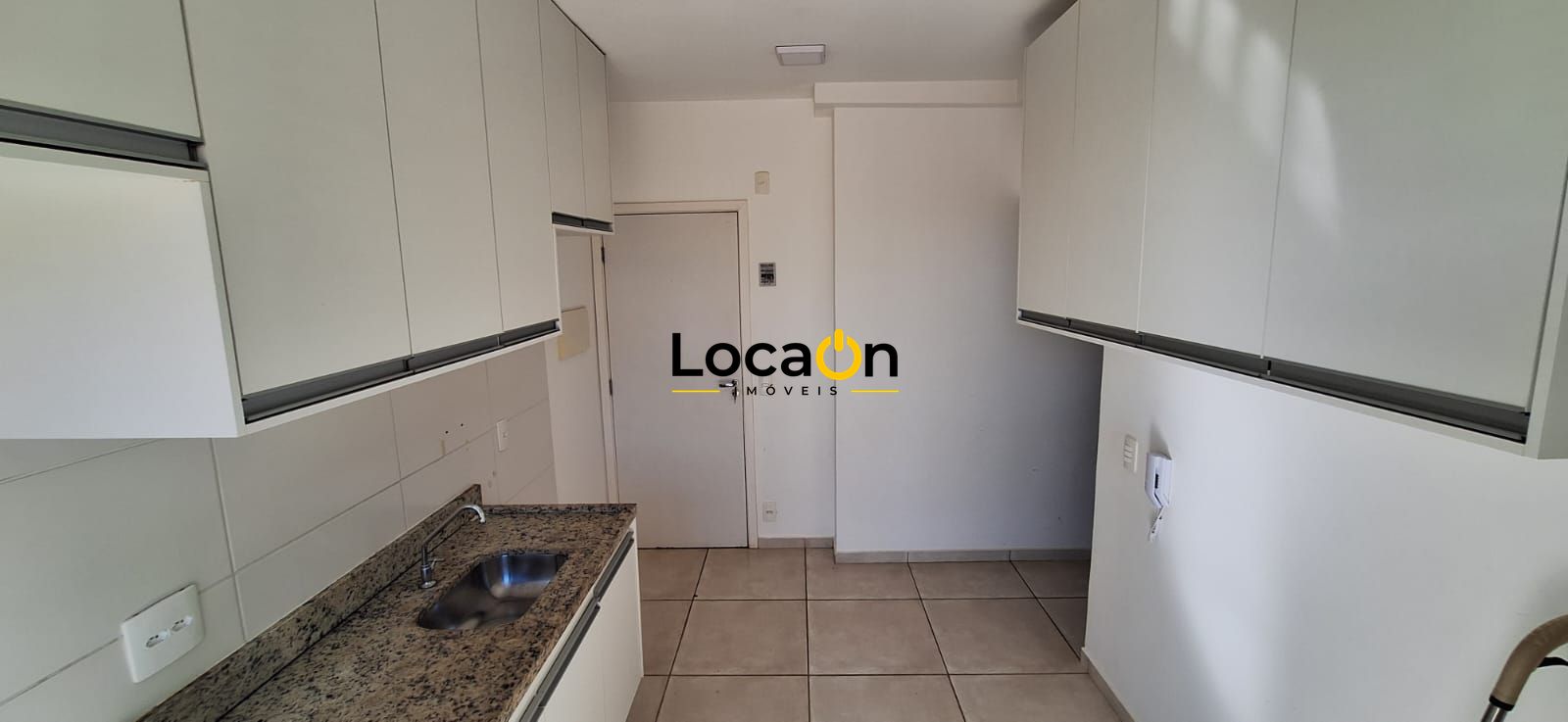 ALUGA- Apartamento 1 dormítório, 1 banheiro e vaga de garagem localizado e Bonfi