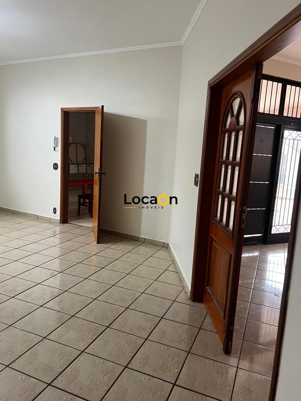 ALUGA- Casa 3 suites e 3 vagas Cidade Universitária