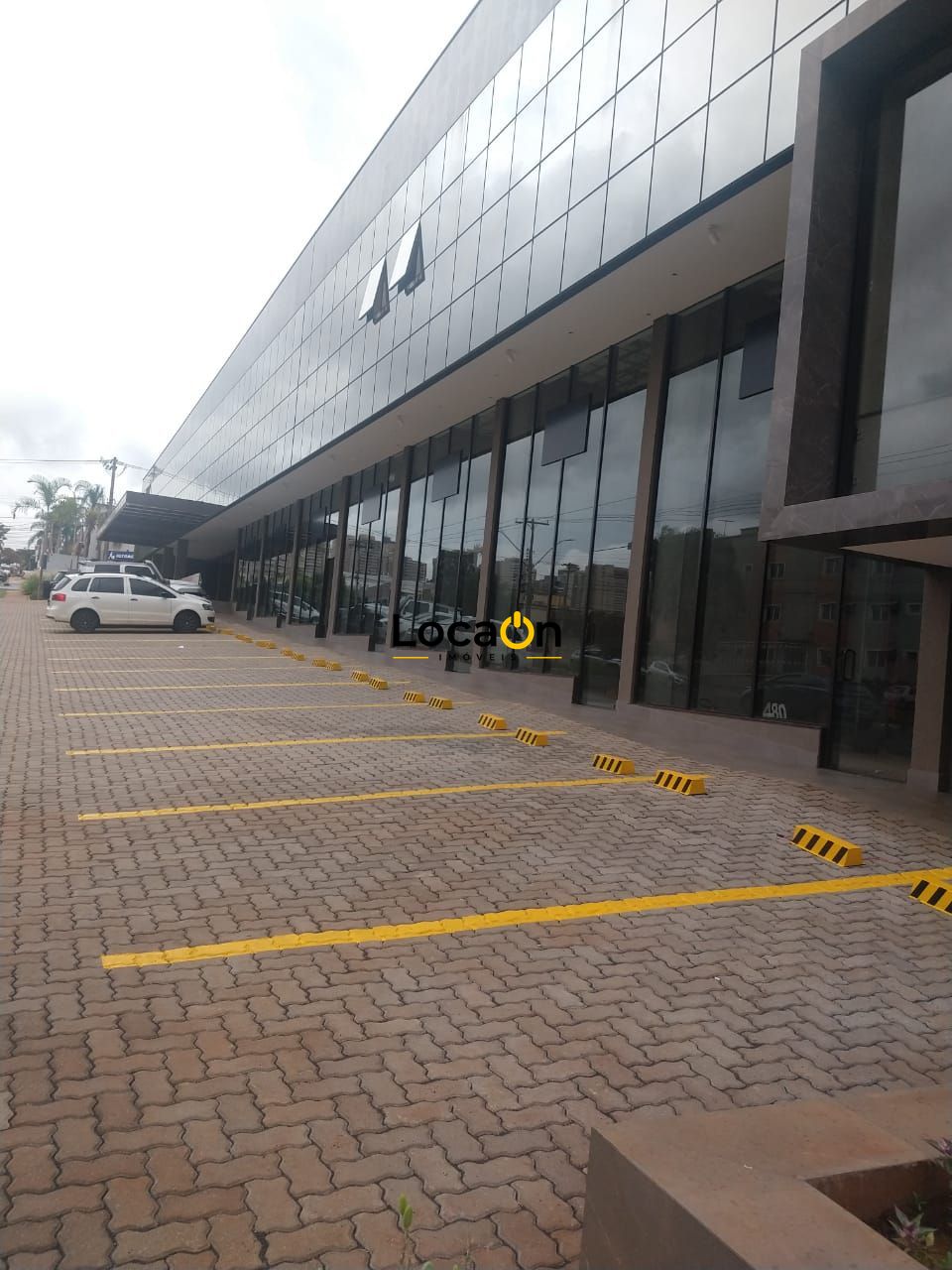 Loja para Alugar com estacionamento