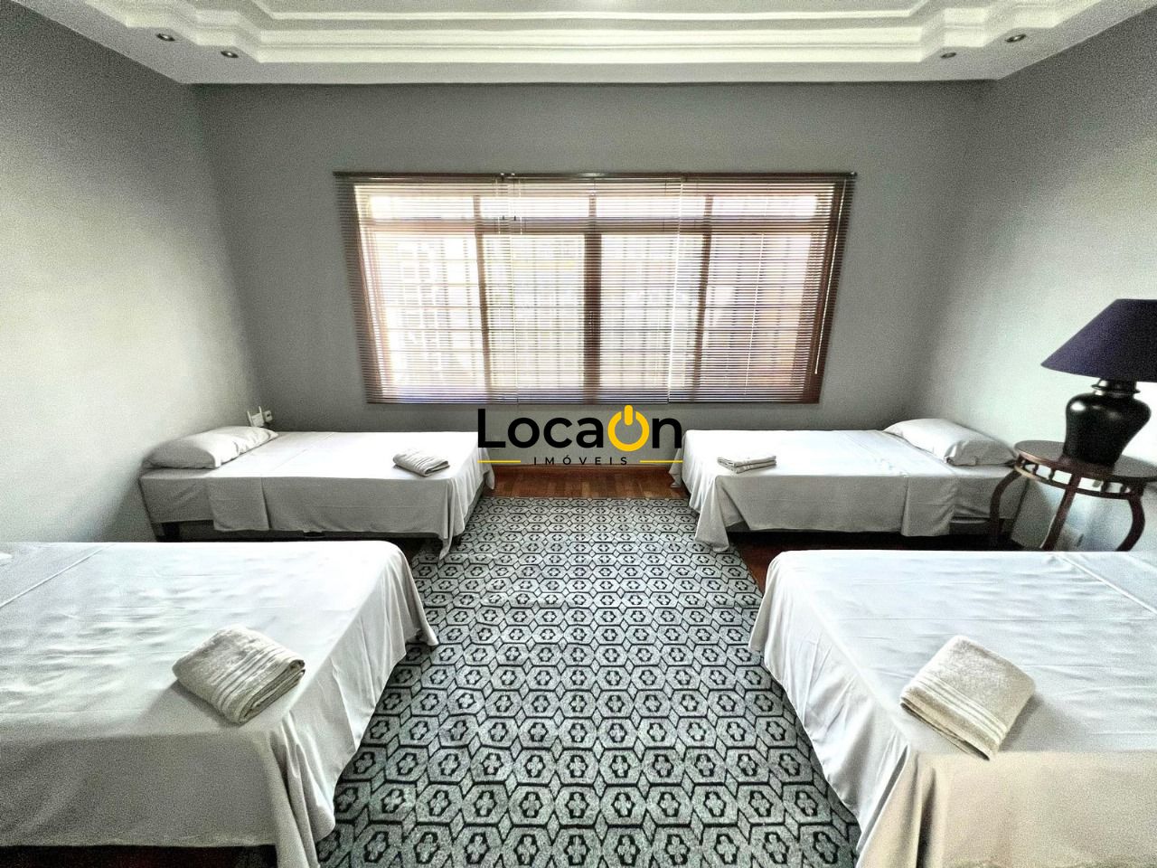 VENDE - Casa Térrea com 2 cozinhas, no barro do Ipiranga - Ribeirão preto