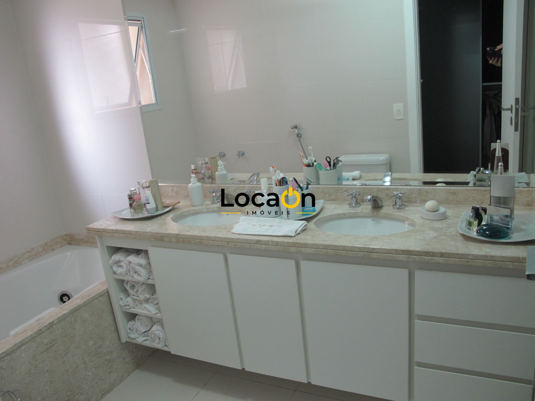ALUGA - Apartamento Mobiliado com 3 Suítes, Alto Padrão no Brooklin - São Paulo