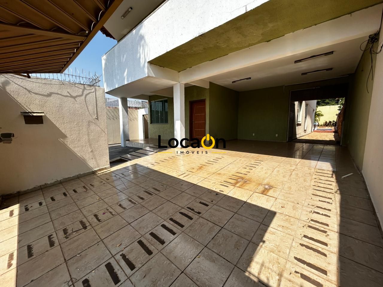 ALUGA - Casa/Sobrado 4 quartos com suítes - Bairro Jd Planalto - Goiânia