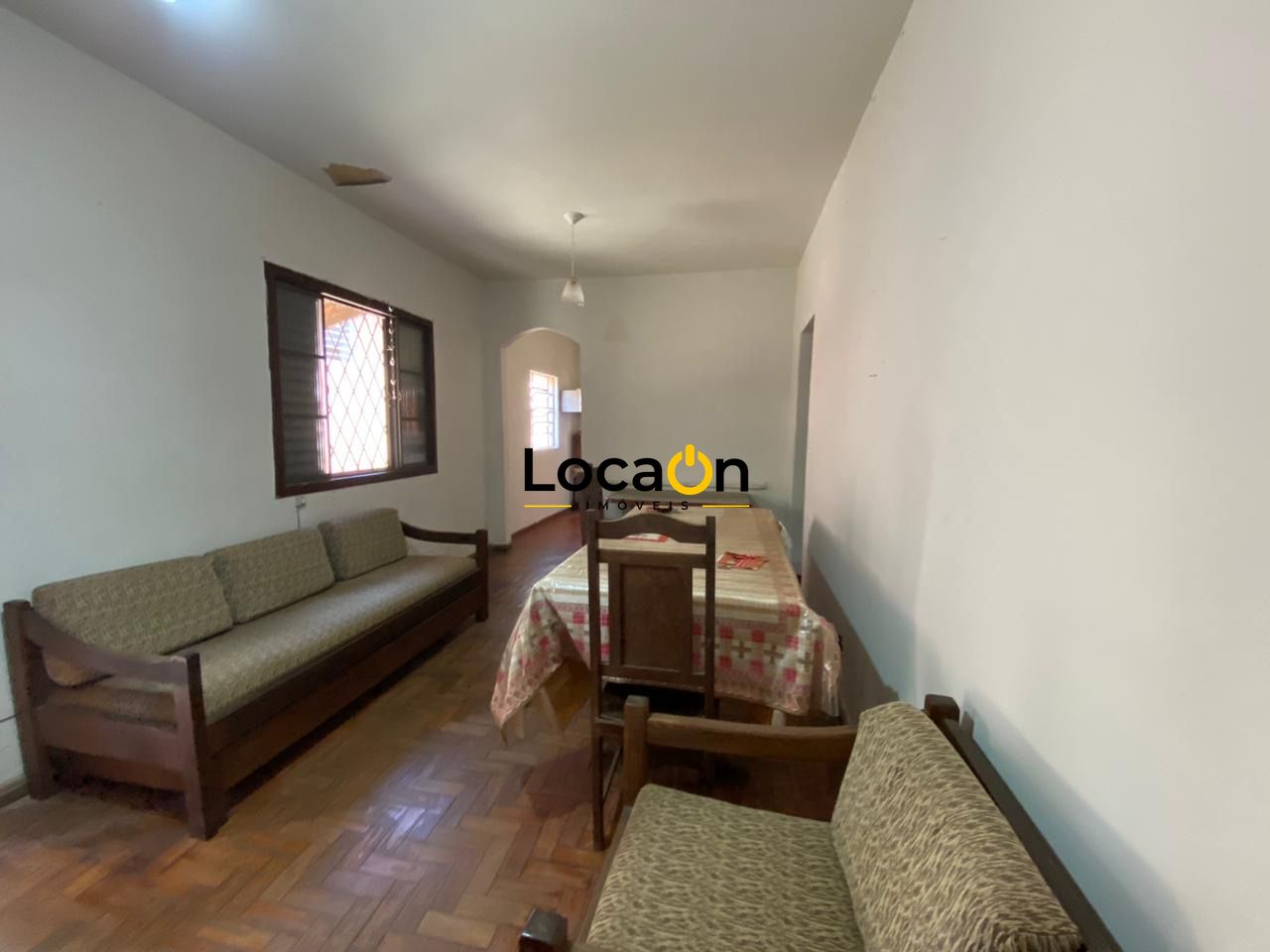 VENDE - Casa com 5 Quartos - Bairro Cidade Nova - Belo Horizonte