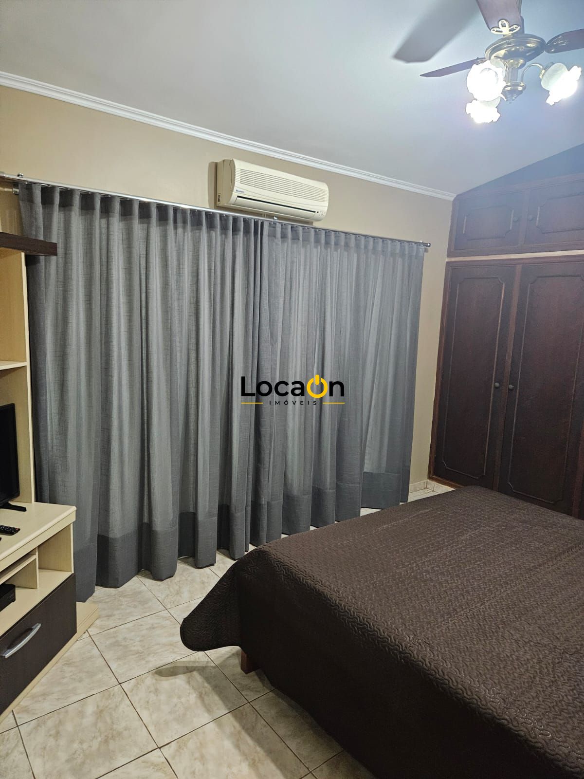 ALUGA- Casa 3 dormitórios, suíte, 2 banheiros, casa planejada em Ribeirão Preto