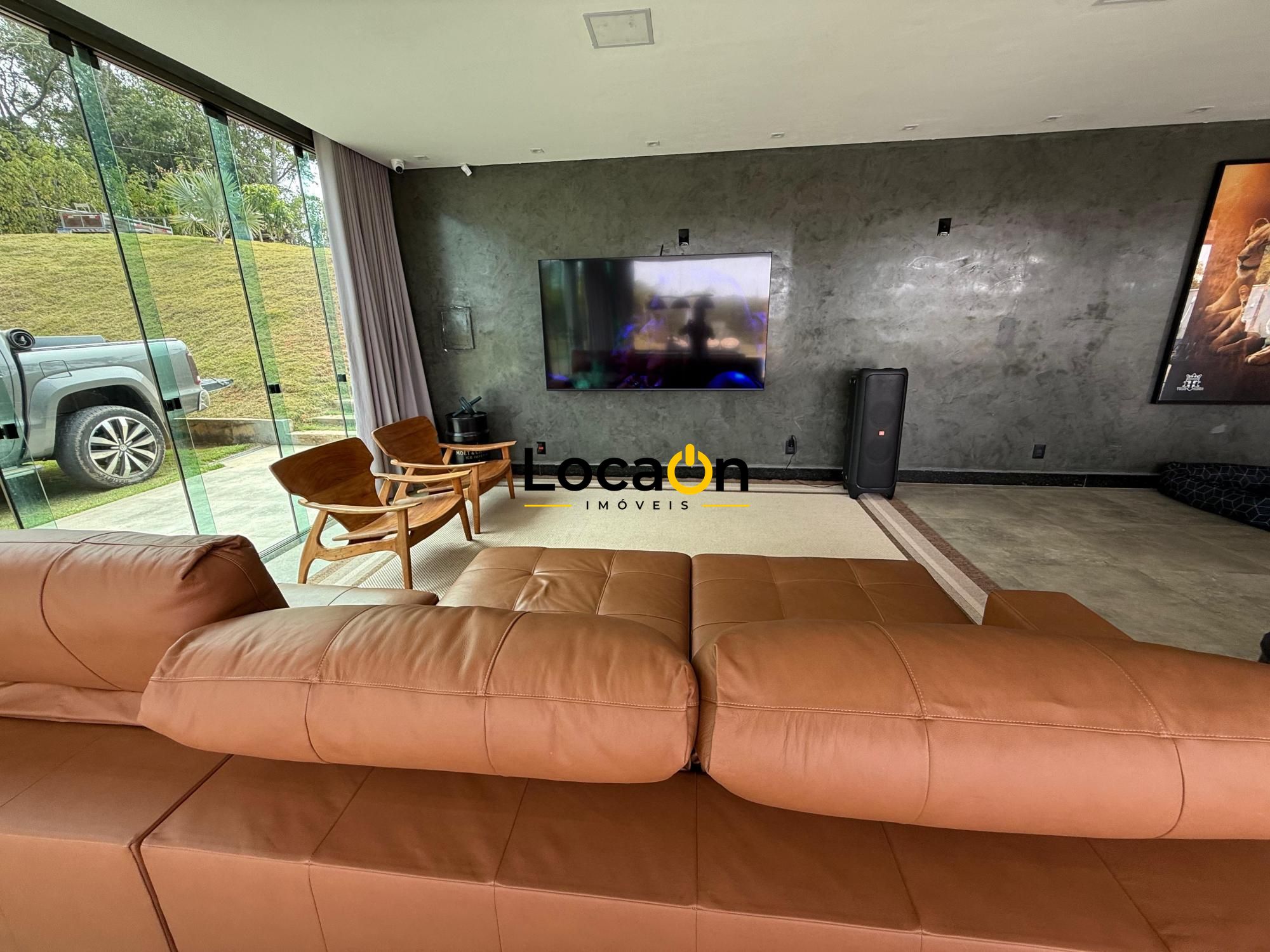 VENDE - Sitio em Esmeraldas-MG com Casa de luxo.