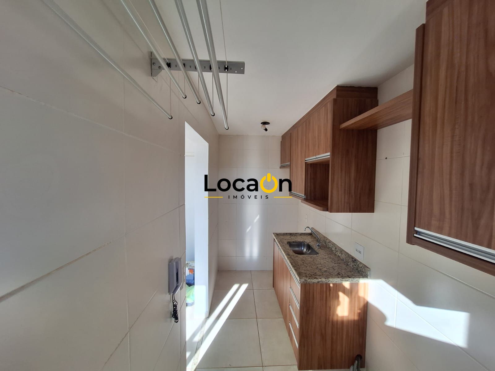 ALUGA- Apartamento 2 quartos, 1 banheiro, sacada localizado em Bonfim Paulista