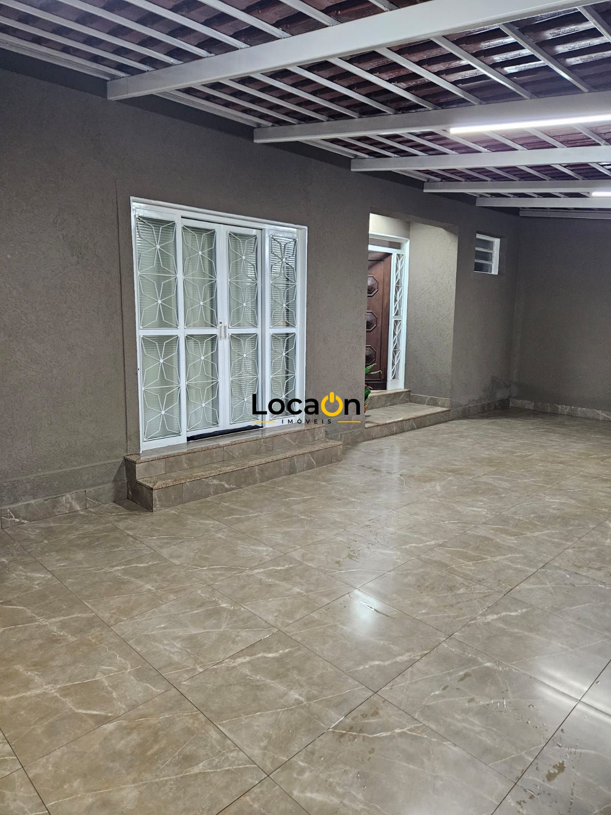 ALUGA- Casa 3 dormitórios, suíte, 2 banheiros, casa planejada em Ribeirão Preto
