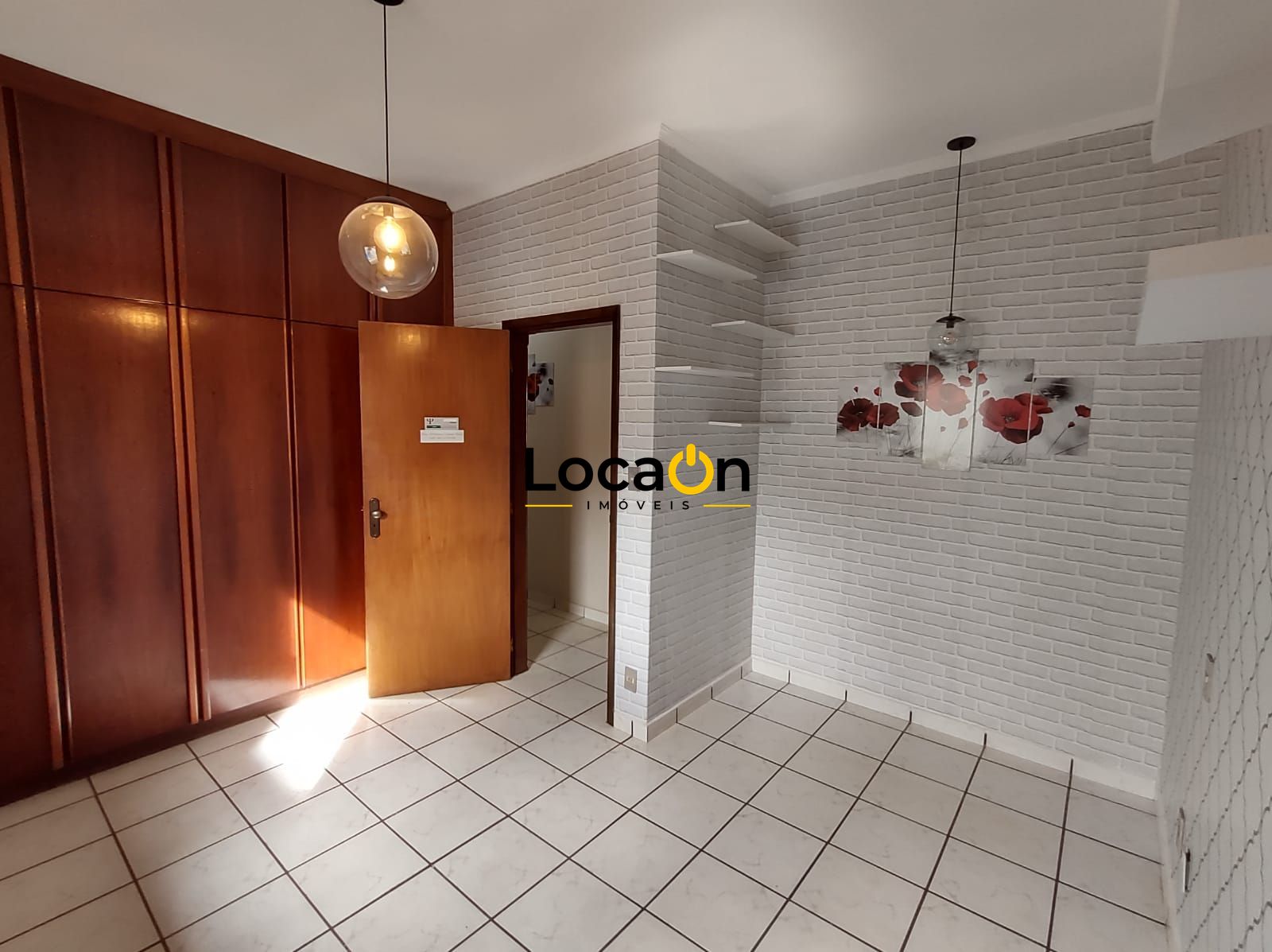 ALUGA - Casa Comercial ou Residencial Mobiliada na Ribeirânia com 8 salas e Rece