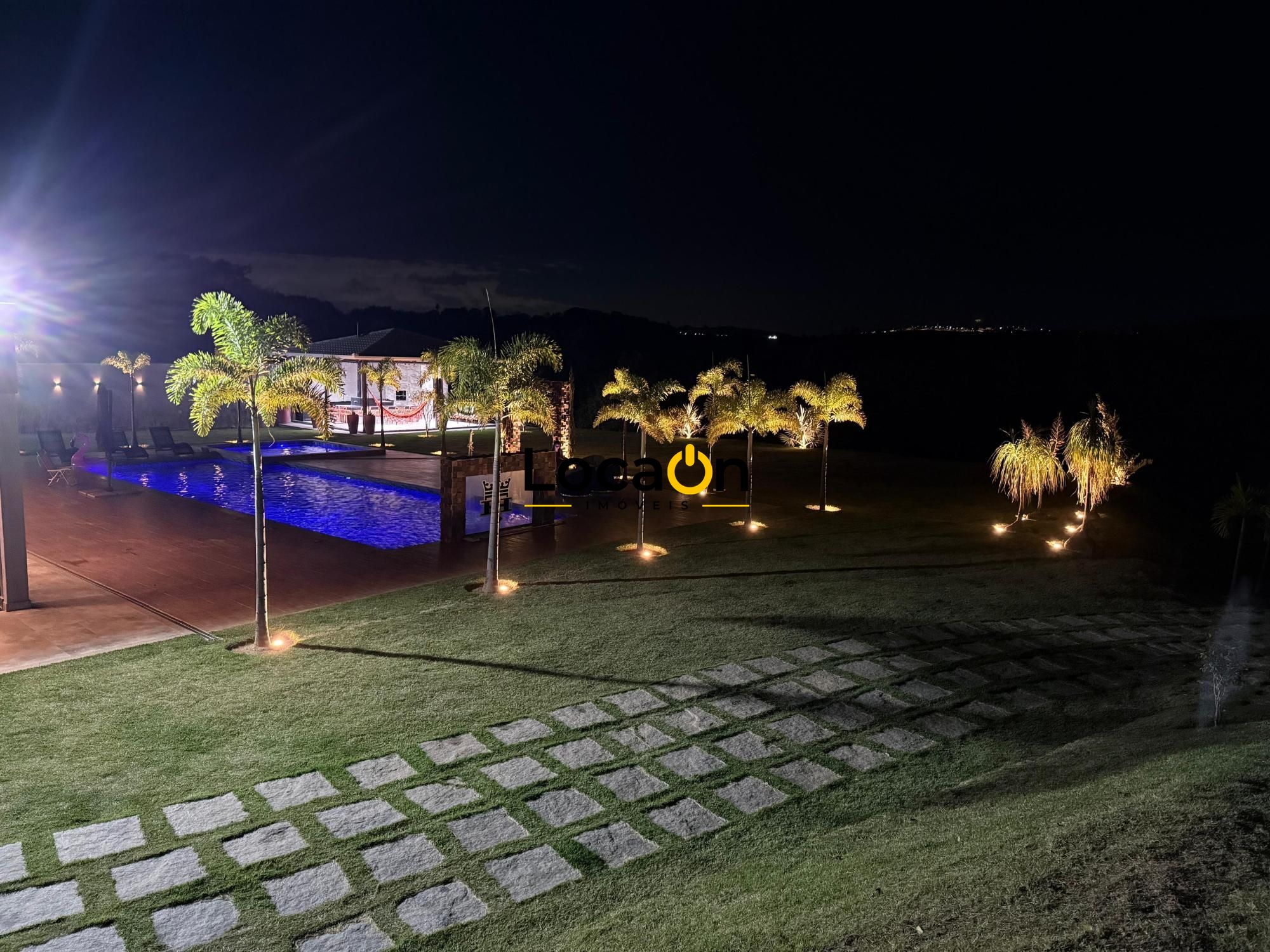 VENDE - Sitio em Esmeraldas-MG com Casa de luxo.
