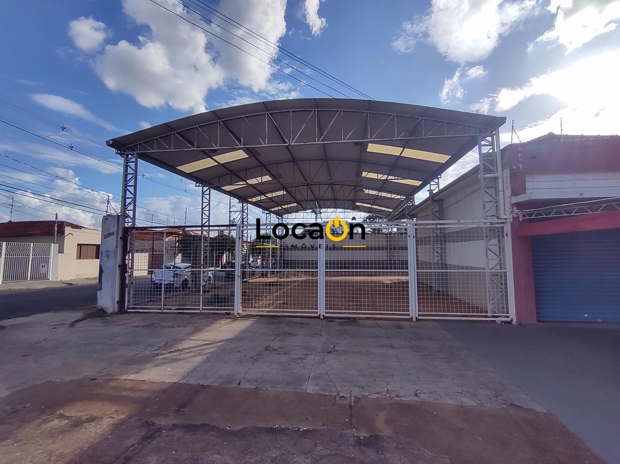 ALUGA - Barracão 300m² no centro Araraquara SP