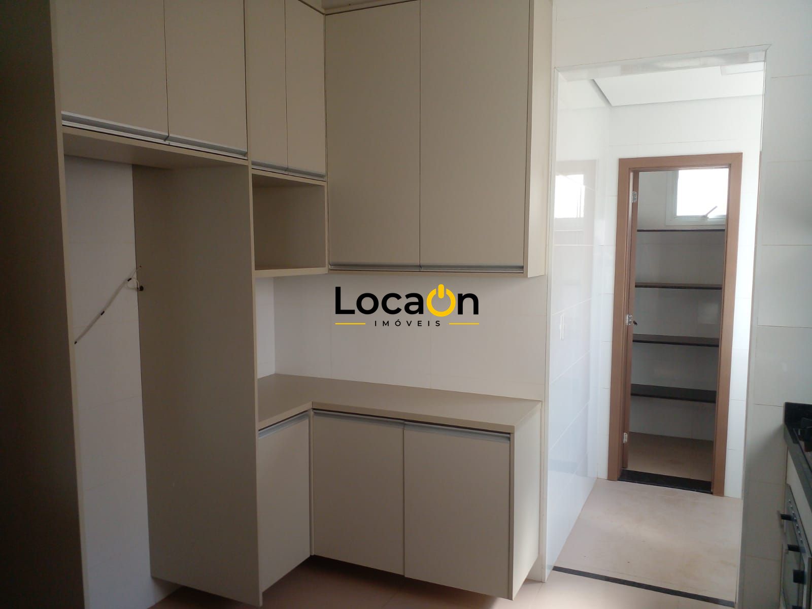 ALUGA - Apartamento c/ 3 Suítes, 121 m², "Edifício Barcelona" no Nova Aliança -