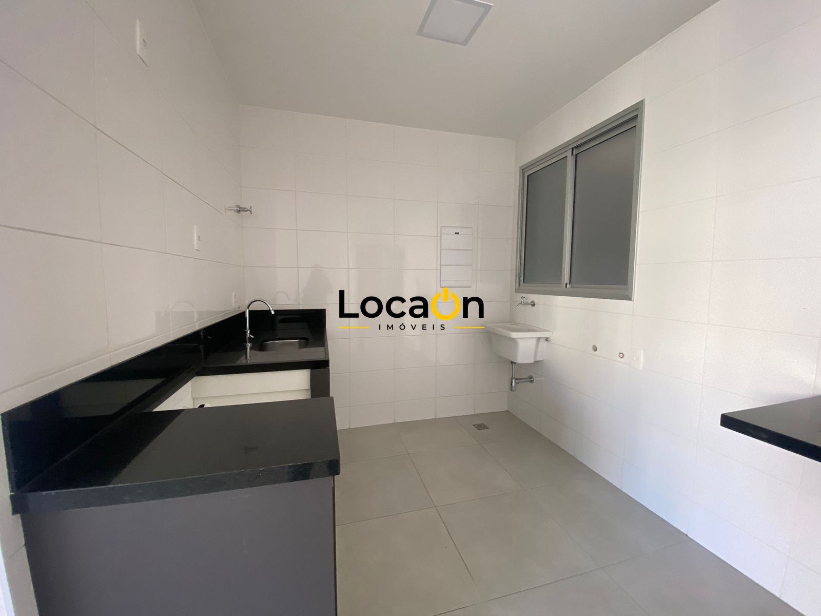 VENDE apartamento com 1 quarto no bairro de Lourdes em Belo Horizonte.