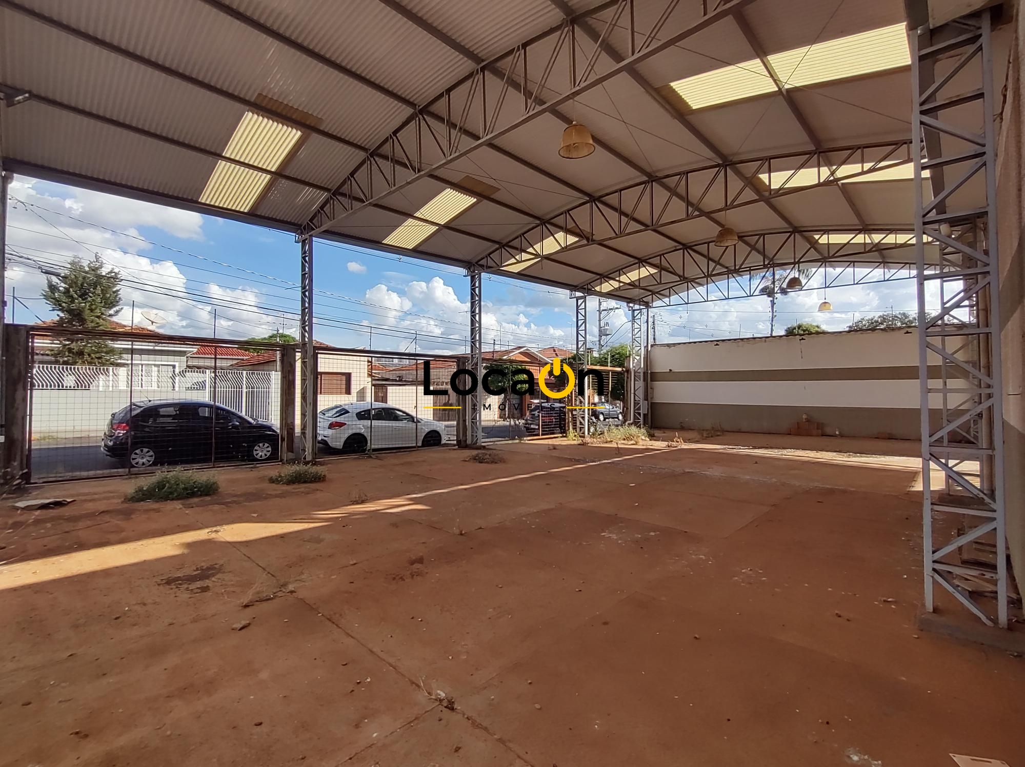 ALUGA - Barracão 300m² no centro Araraquara SP