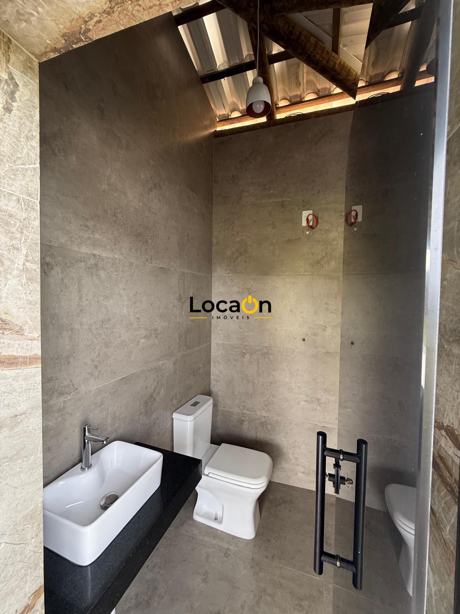 VENDE - Sitio em Esmeraldas-MG com Casa de luxo.
