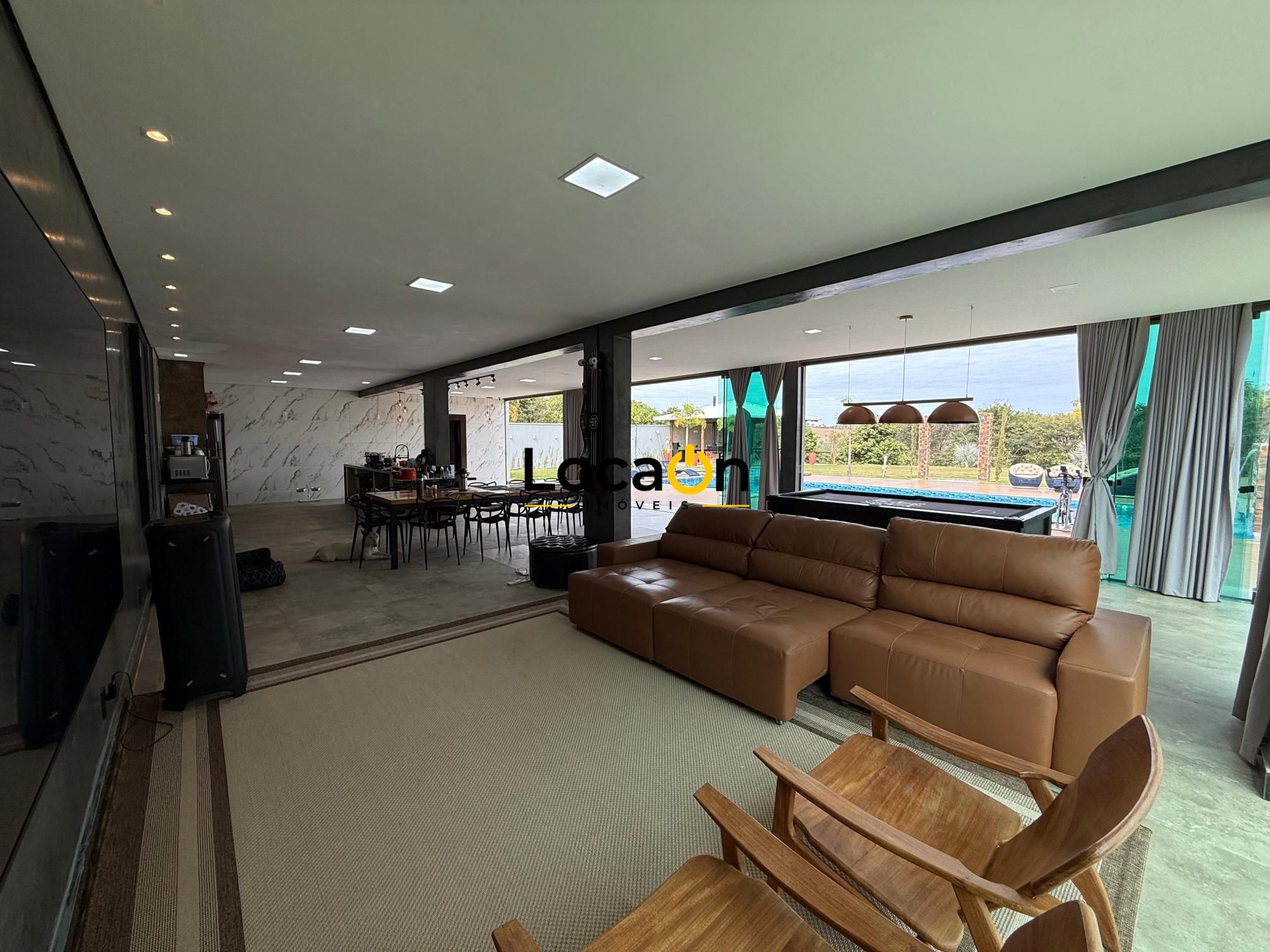 VENDE - Sitio em Esmeraldas-MG com Casa de luxo.