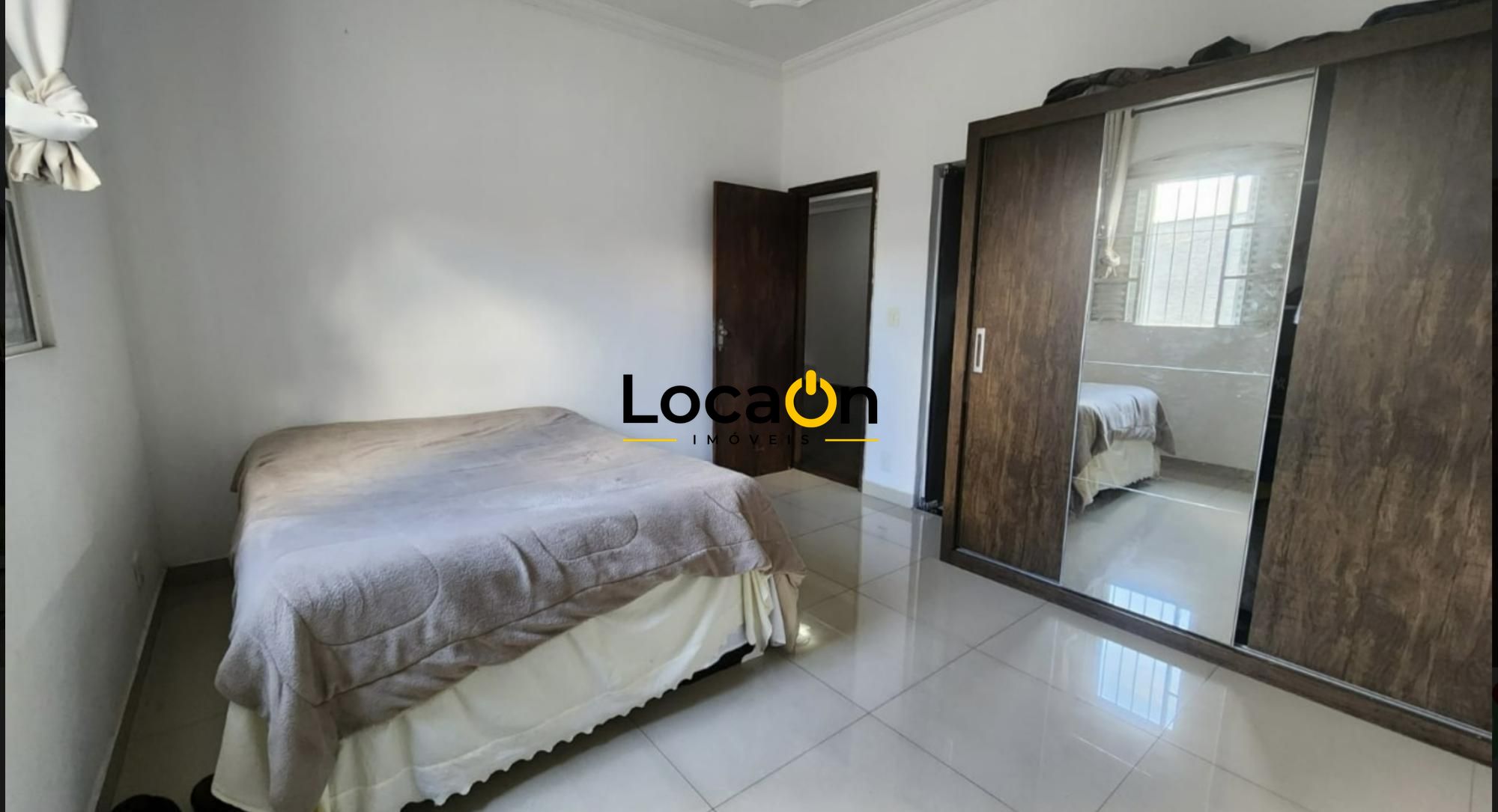 ALUGA-SE casa comercial com 3 quartos no bairro Castelo em Belo Horizonte