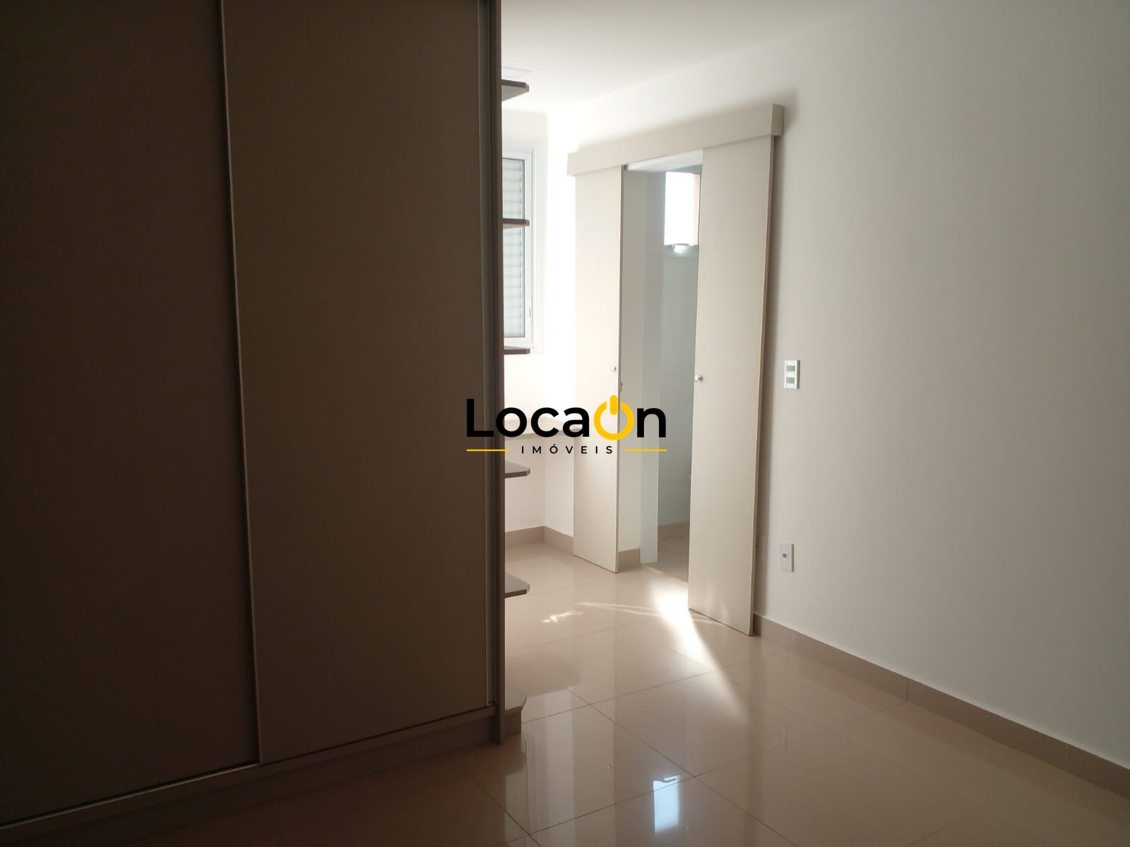 ALUGA - Apartamento c/ 3 Suítes, 121 m², "Edifício Barcelona" no Nova Aliança -