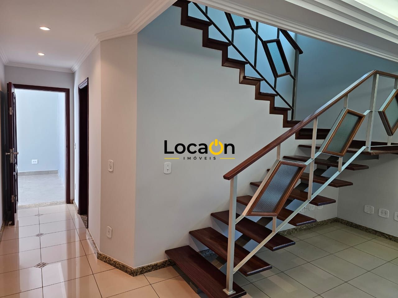 ALUGA - Casa com 3 Quartos no Jd. Santa Lucia - Araraquara