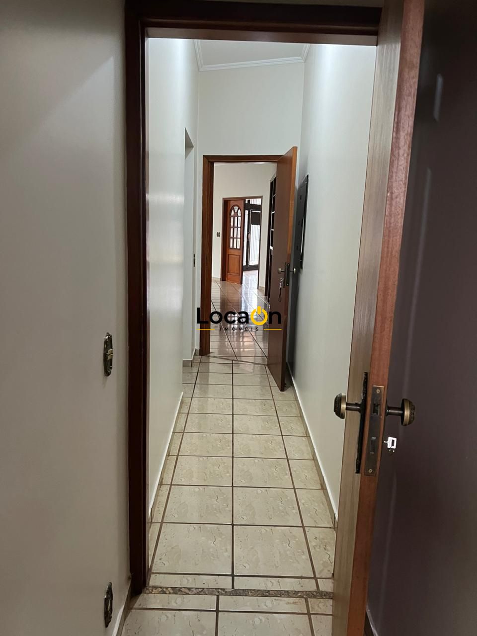 ALUGA- Casa 3 suites e 3 vagas Cidade Universitária